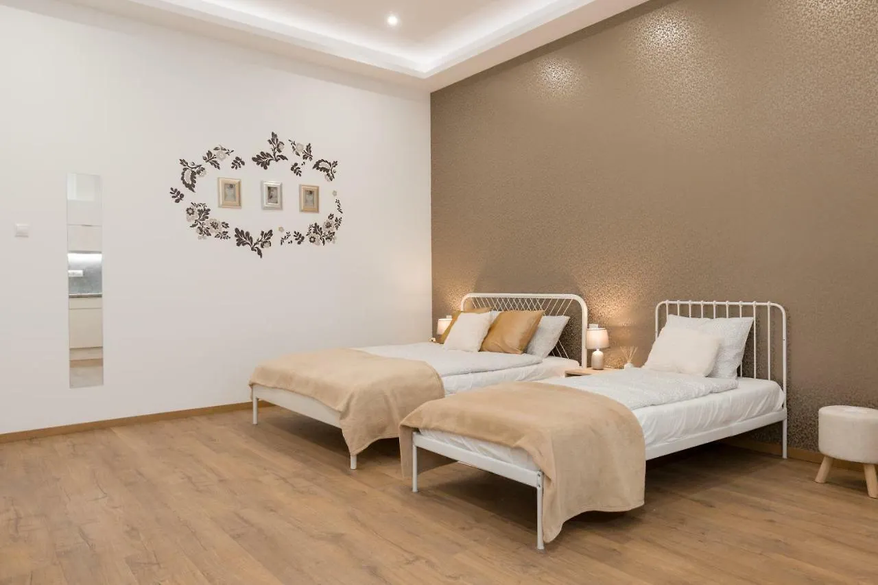 Budapest Holidays Downtown Apartment
